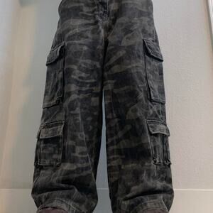 Y2K Baggy Green Camo Cargo Pants 33x32 | High-Quality | Quick Shipping